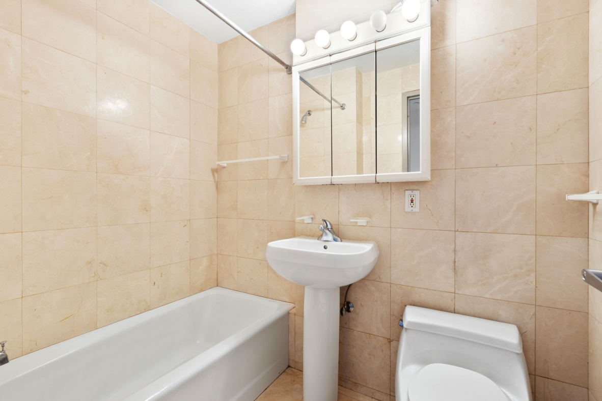 75-93 Bowery, Unit 801 Manhattan, NY 10002 - Photo 4 of 6