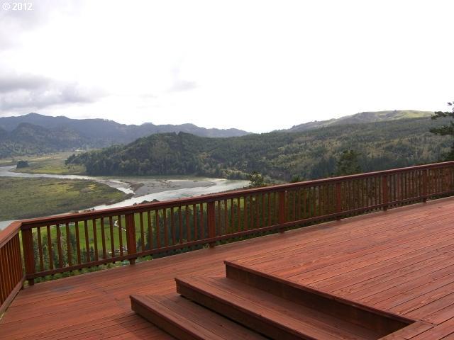 95454 Spirit Ridge Road Gold Beach, OR 97444 - Photo 3 of 16
