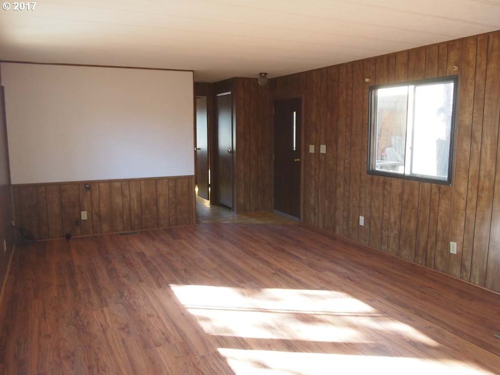188 North Keg Road Tygh Valley, OR 97063 - Photo 4 of 23 Gallery Image 4
