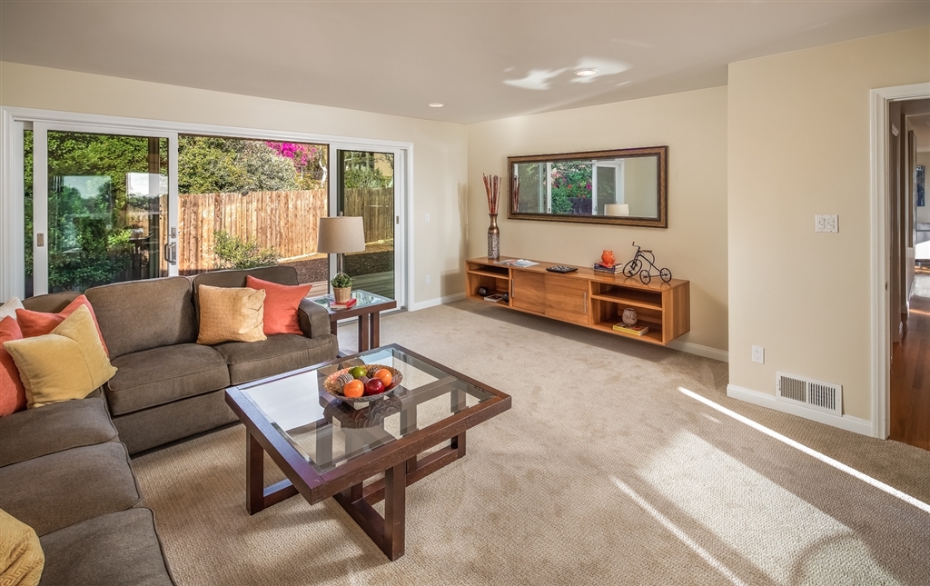 350 East Glaucus Street Encinitas, CA 92024 - Photo 6 of 23