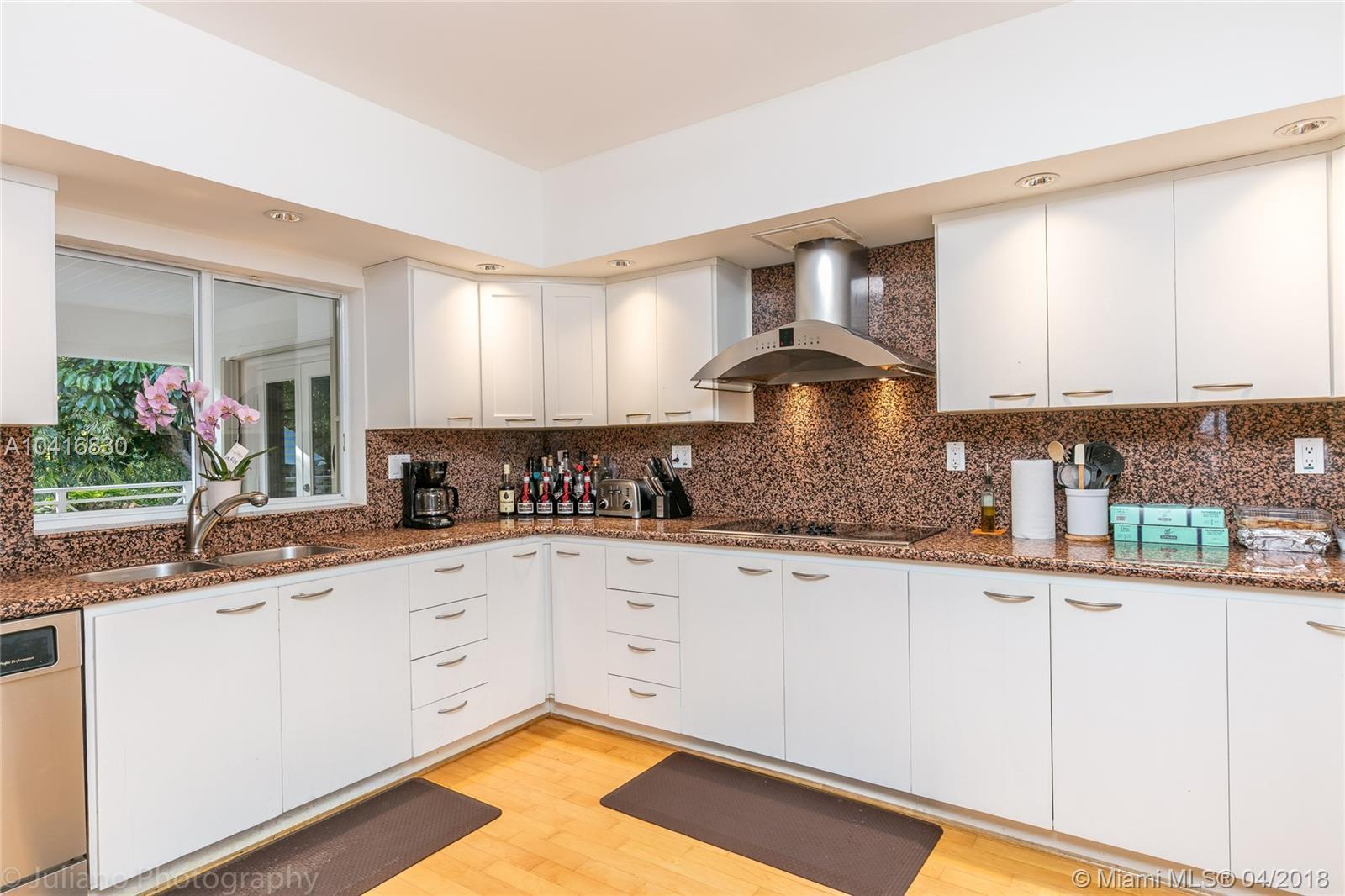 340 Woodcrest Road Key Biscayne, FL 33149 - Photo 17 of 53