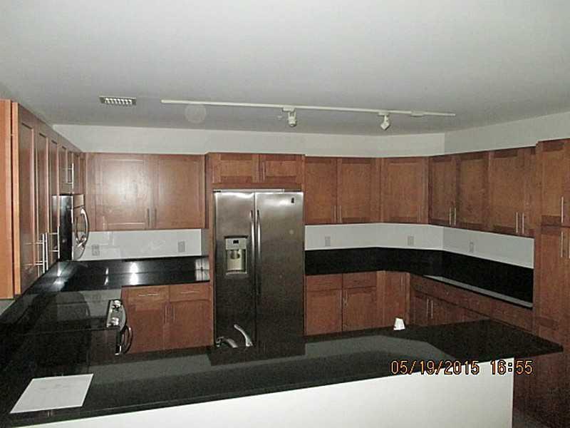 8395 Southwest 73rd Avenue, Unit 107 Miami, FL 33143 - Photo 5 of 10
