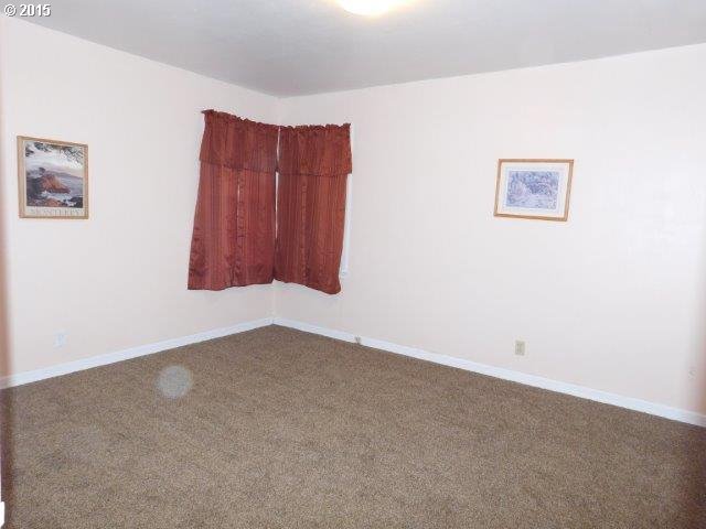 220 Helweg Road Winston, OR 97496 - Photo 8 of 23 Gallery Image 8