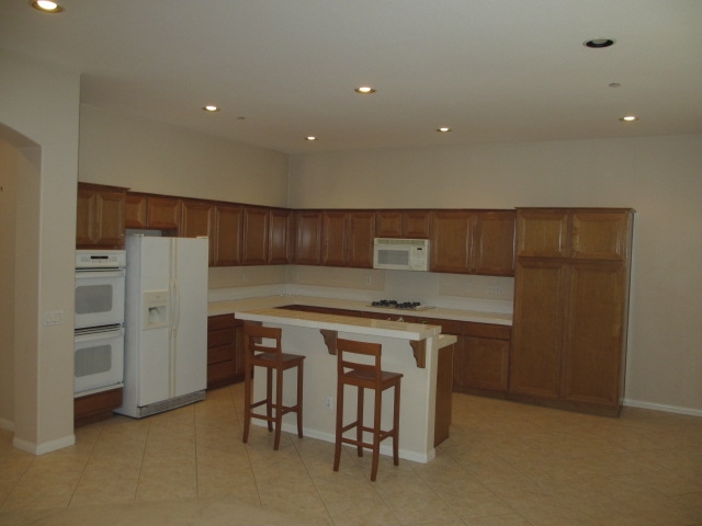 702 Inverlochy Drive Fallbrook, CA 92028 - Photo 7 of 19 Gallery Image 7