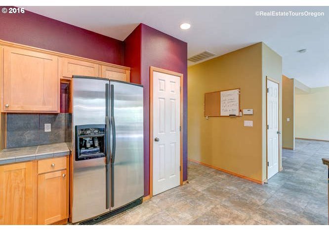 11940 Northwest Tyler Court Portland, OR 97229 - Photo 6 of 29