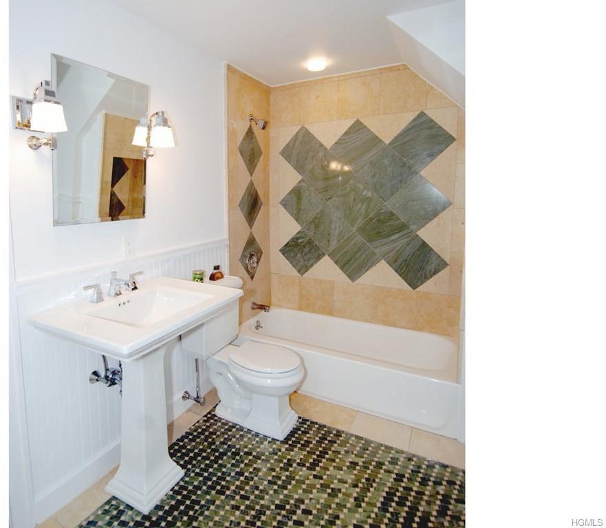 74 Lansdowne Drive Larchmont, NY 10538 - Photo 15 of 25