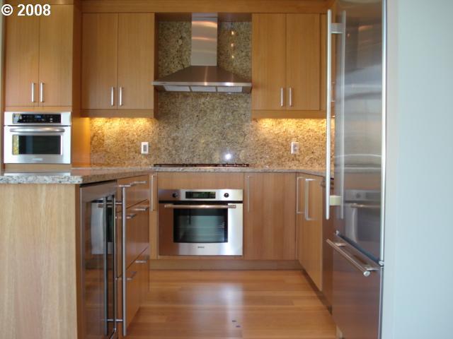 2351 Northwest Westover Road, Unit 516 Portland, OR 97210 - Photo 4 of 14 Gallery Image 4