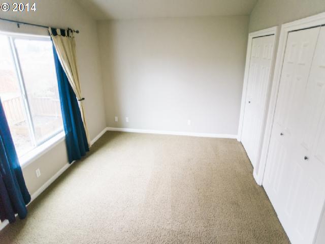 2621 Walker Road Northeast Salem, OR 97305 - Photo 4 of 16 Gallery Image 4
