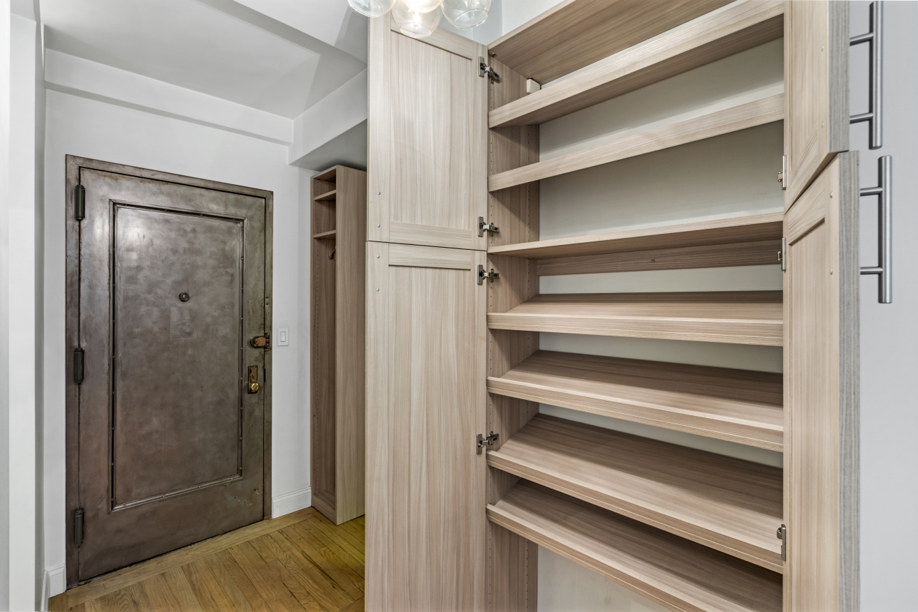 405 West 23rd Street, Unit 2G Manhattan, NY 10011 - Photo 9 of 12