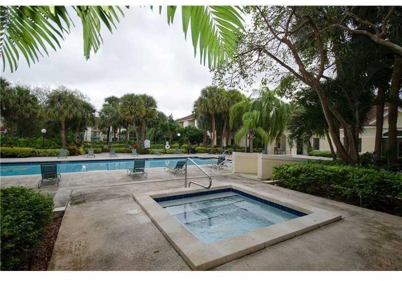 620 South Park Road, Unit 28 Hollywood, FL 33021 - Photo 4 of 18 Gallery Image 4