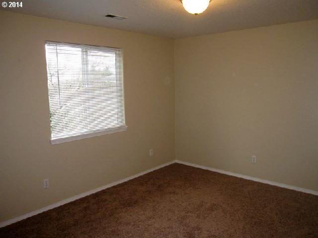 4524 Southeast Rural Street Portland, OR 97206 - Photo 7 of 8 Gallery Image 7