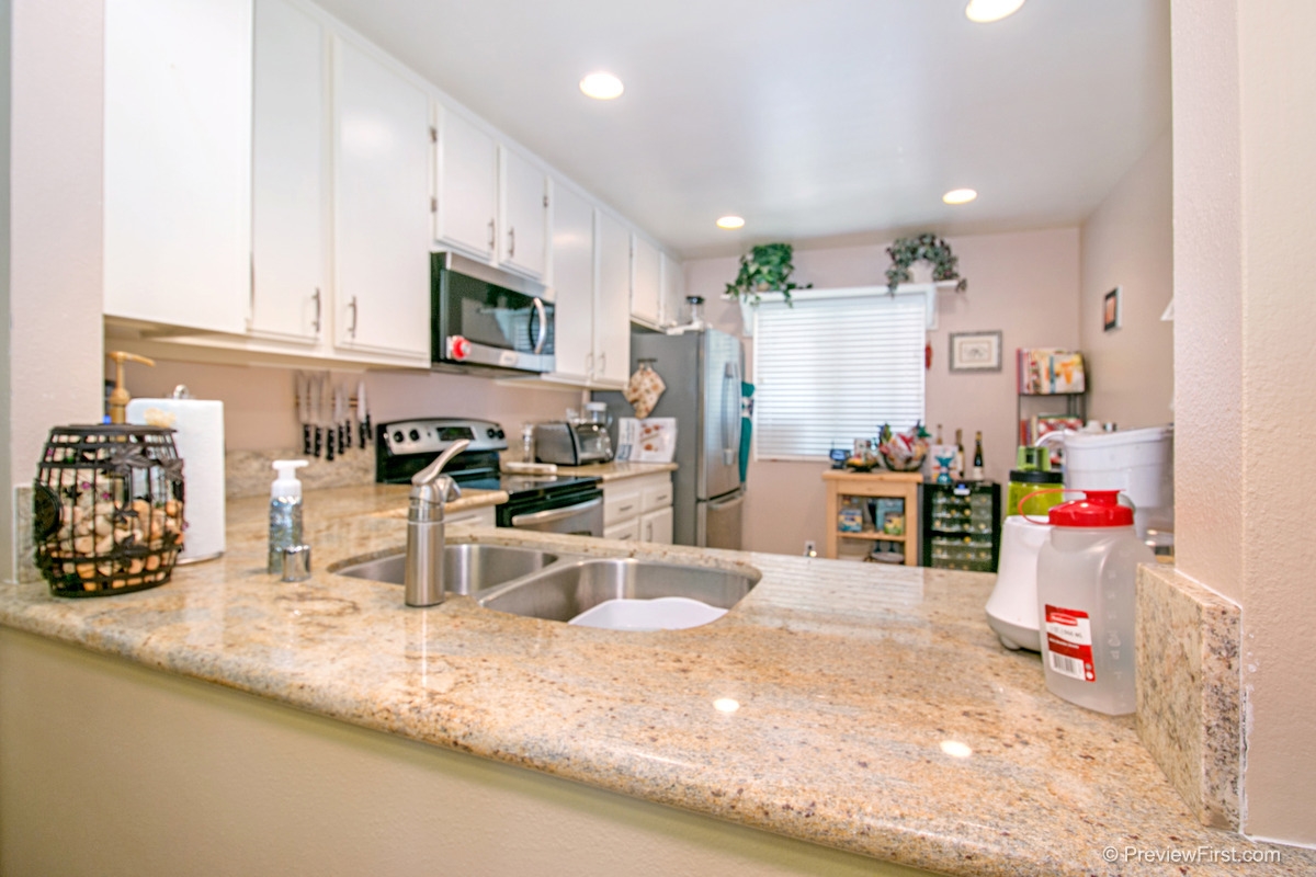3121 Evening Way, Unit C La Jolla, CA 92037 - Photo 8 of 24