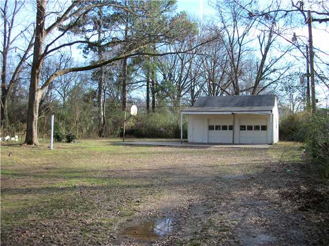 4061 Oak Cliff Road Memphis, TN 38111 - Photo 2 of 9