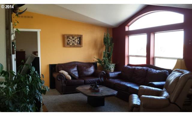 33640 East Walls Road Hermiston, OR 97838 - Photo 3 of 16
