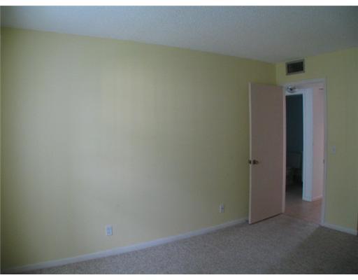 530 Fanshaw M, Unit 5300 Boca Raton, FL 33434 - Photo 9 of 16