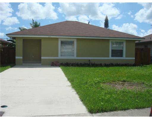 229 Northwest 9th Avenue Homestead, FL 33030 - Photo 1 of 8