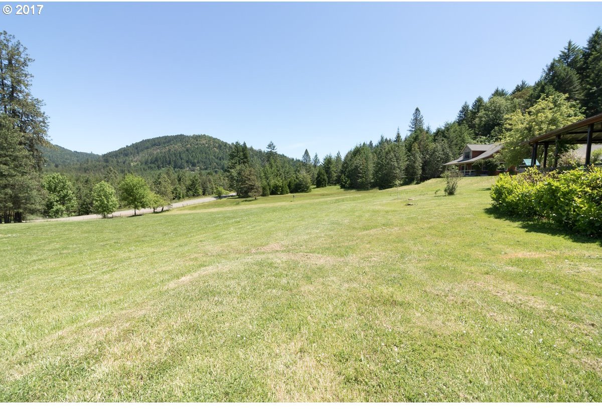 1460 Ireland Road Winston, OR 97496 - Photo 13 of 27