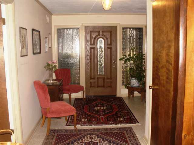 1252 Brookfield Road Memphis, TN 38119 - Photo 2 of 9 Warm and inviting entry