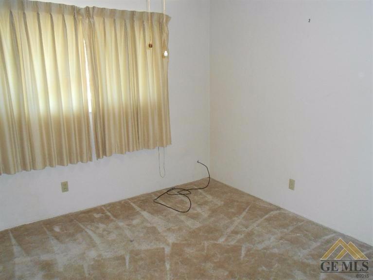 919 Butler Road Bakersfield, CA 93304 - Photo 7 of 19 Bedroom #3
