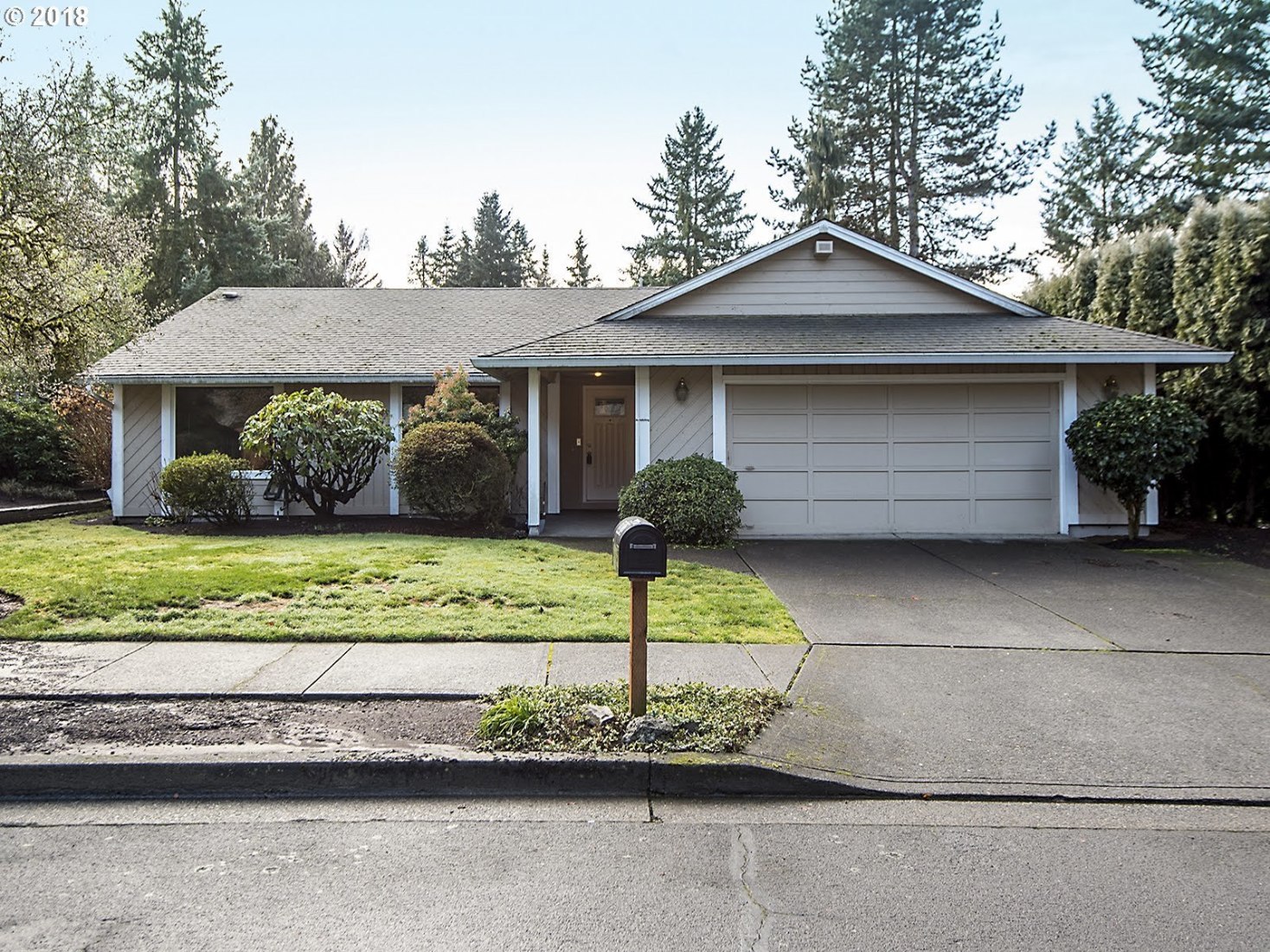 8882 Southwest Arapaho Road Tualatin, OR 97062 - Photo 2 of 29 Gallery Image 2