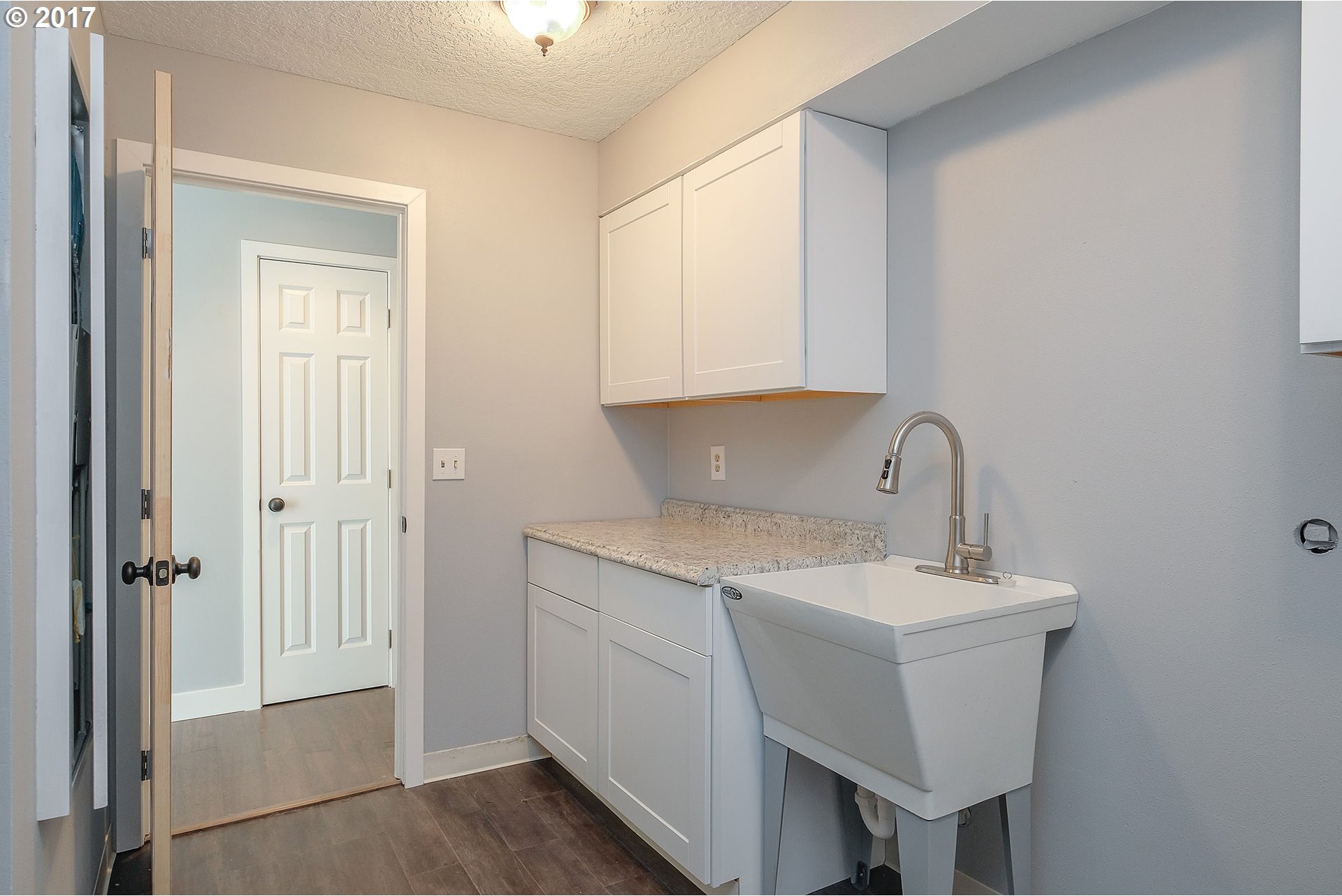 10127 Southwest Lancaster Road Portland, OR 97219 - Photo 10 of 23 Gallery Image 10