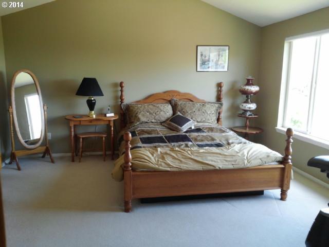 18180 Southwest Fallatin Loop Beaverton, OR 97007 - Photo 7 of 16 Gallery Image 7