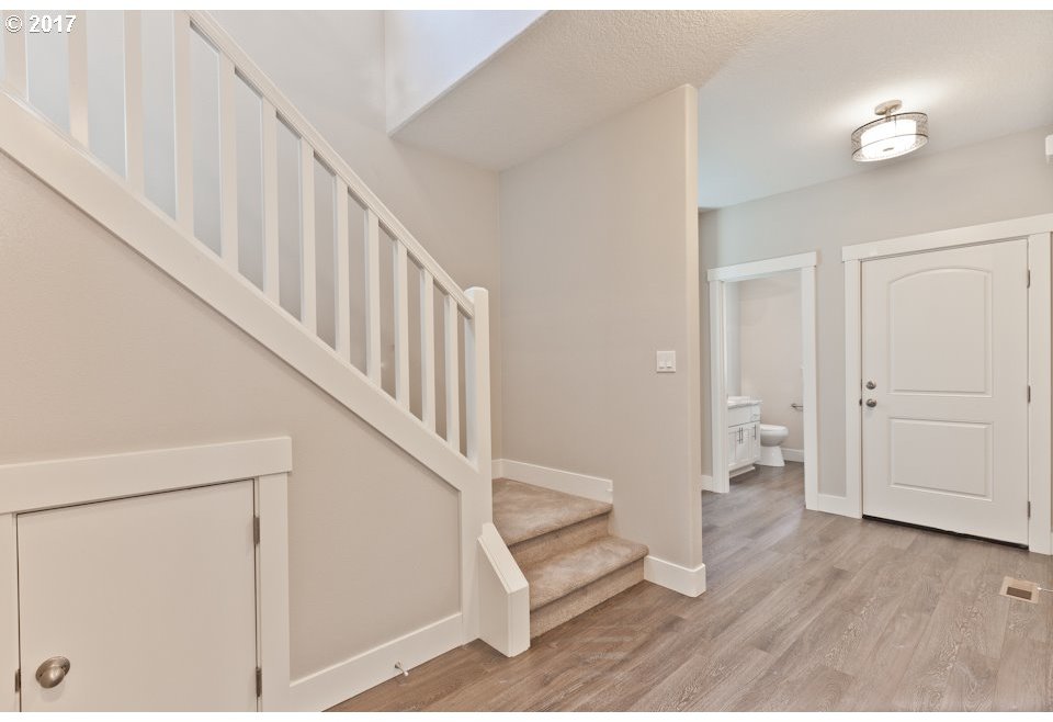 20186 Southwest Kinnaman Road Beaverton, OR 97078 - Photo 8 of 29 Gallery Image 8