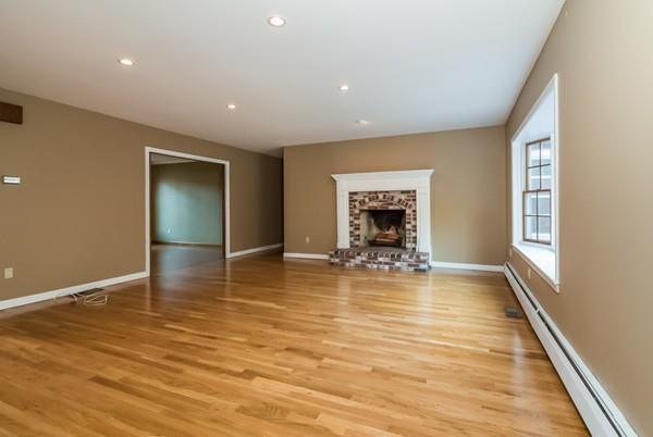 19 Earls Court Rochester, MA 02770 - Photo 6 of 25