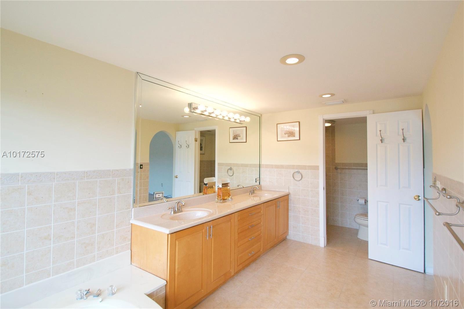 8305 Balgowan Road, Unit 8305 Miami Lakes, FL 33016 - Photo 14 of 18 Gallery Image 14