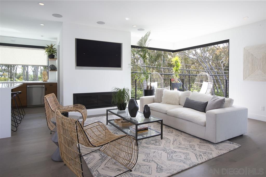 9455 Poole Street La Jolla, CA 92037 - Photo 9 of 25