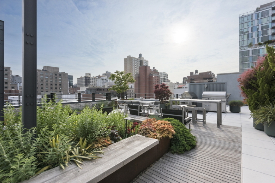 The Jefferson 211 E 13th St, Manhattan, NY 10003 - Photo 16 of 17