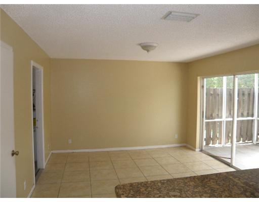10759 Lake Oak Way Boca Raton, FL 33498 - Photo 10 of 21 Gallery Image 10