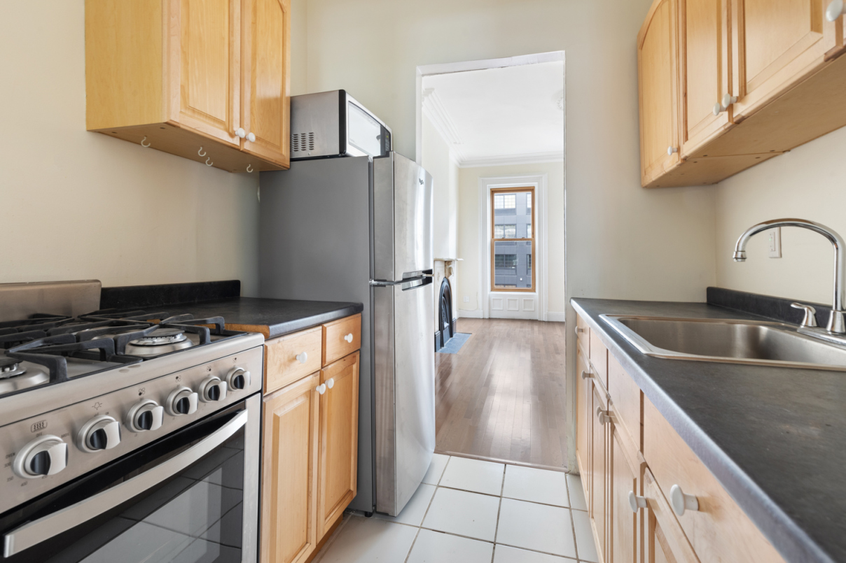 572 Washington Avenue, Unit 2 Brooklyn, NY 11238 - Photo 2 of 5