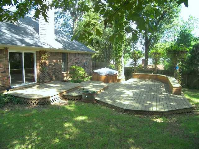 8854 Walnut Ridge Loop Memphis, TN 38018 - Photo 9 of 9 Patio with jacuzzi