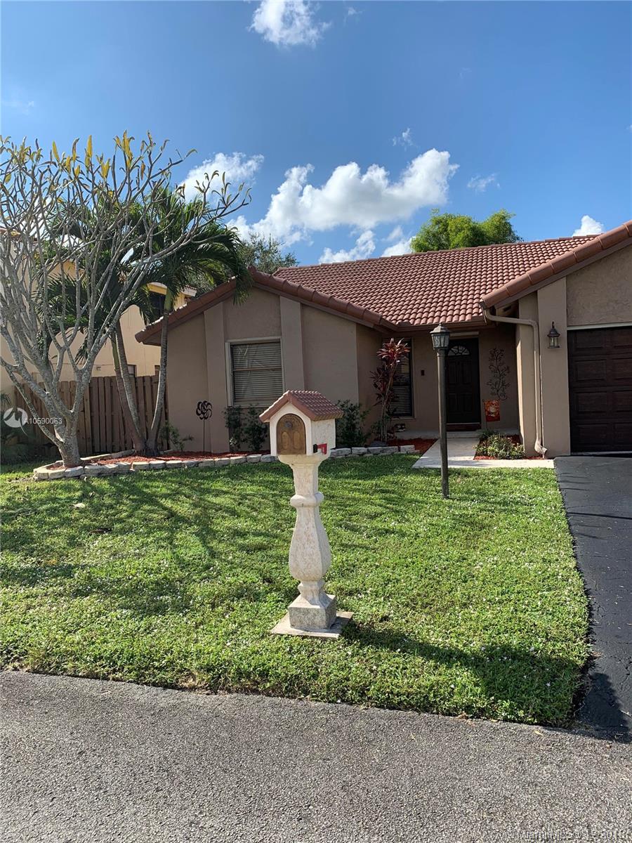 5931 Cornwall Lane Davie, FL 33331 - Photo 3 of 20