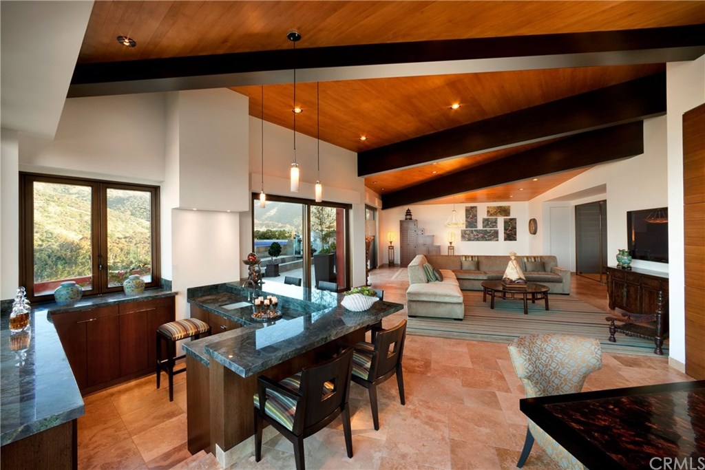 223 Beacon Street Avalon, CA 90704 - Photo 4 of 29