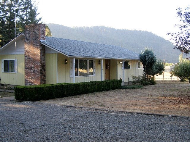 2008 Tenmile Valley Road Tenmile, OR 97481 - Photo 12 of 20
