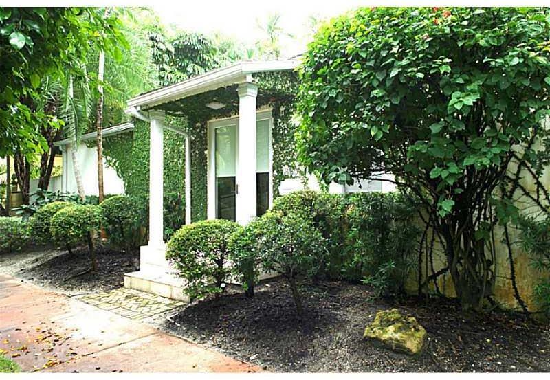 5855 North Bay Road Miami Beach, FL 33140 - Photo 20 of 24