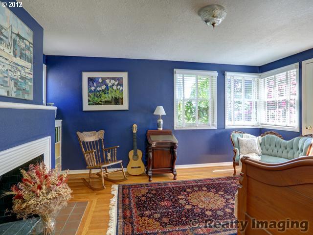 1030 Southwest Palatine Hill Road Portland, OR 97219 - Photo 12 of 15 Gallery Image 12