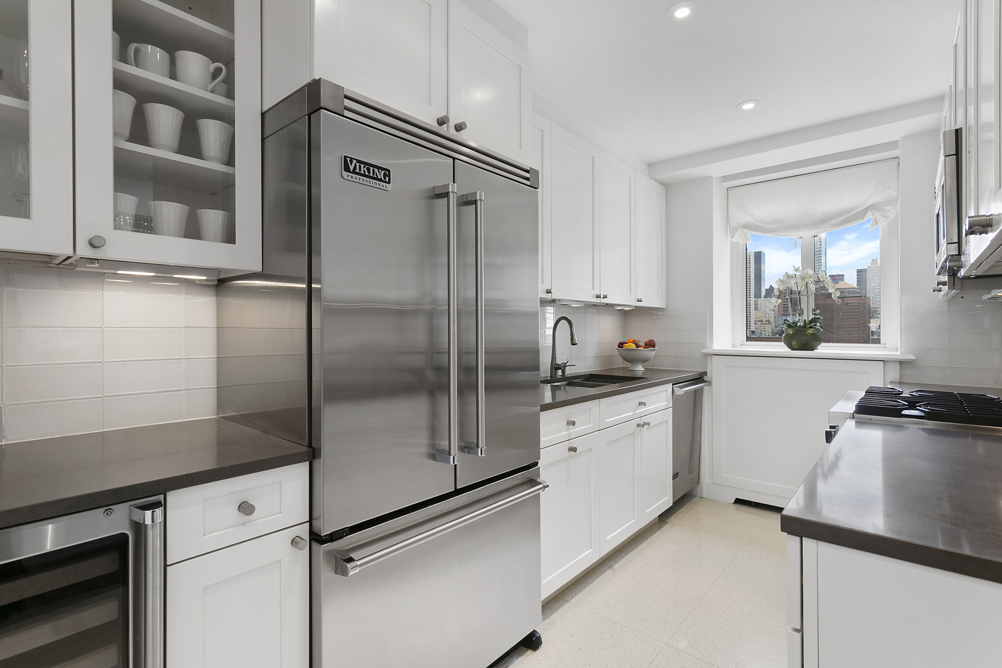 200 East 66th Street, Unit C1505 Manhattan, NY 10065 - Photo 3 of 8