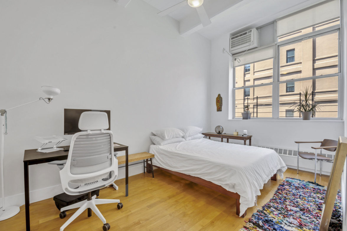 970 Kent Avenue, Unit 307 Brooklyn, NY 11205 - Photo 3 of 7