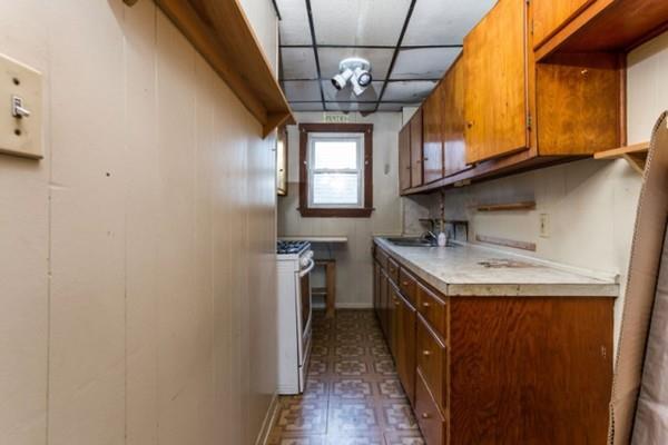36 Bay Street Fall River, MA 02721 - Photo 6 of 21
