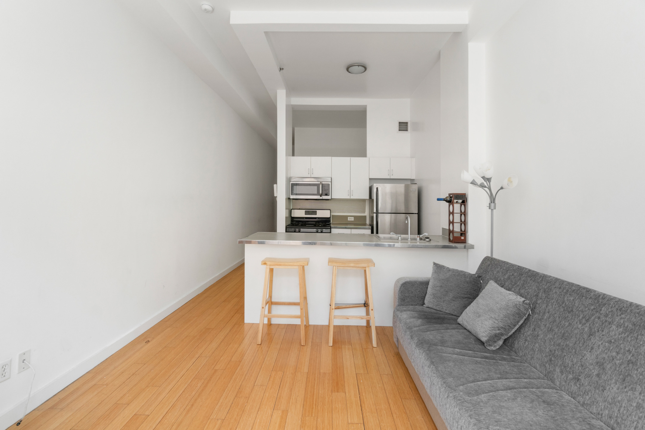 19 St Marks Place, Unit 4I Manhattan, NY 10003 - Photo 7 of 9