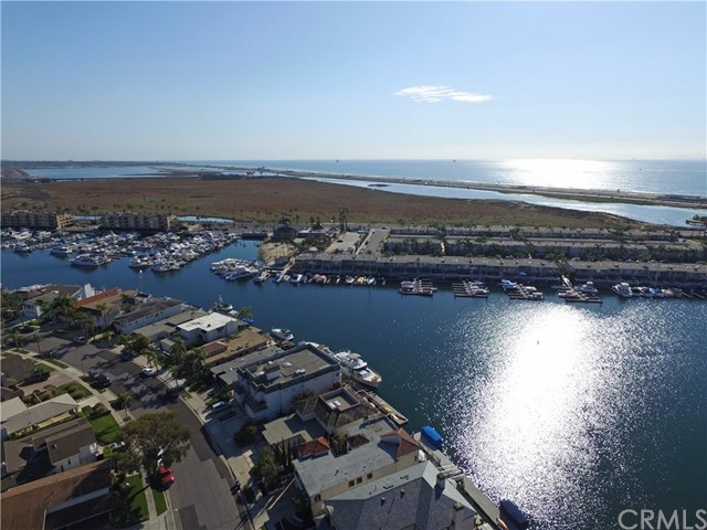 16995 Edgewater Lane Huntington Beach, CA 92649 - Photo 6 of 18