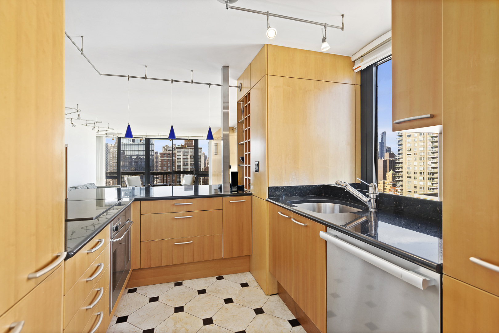 330 East 75th Street, Unit 32A Manhattan, NY 10021 - Photo 4 of 10