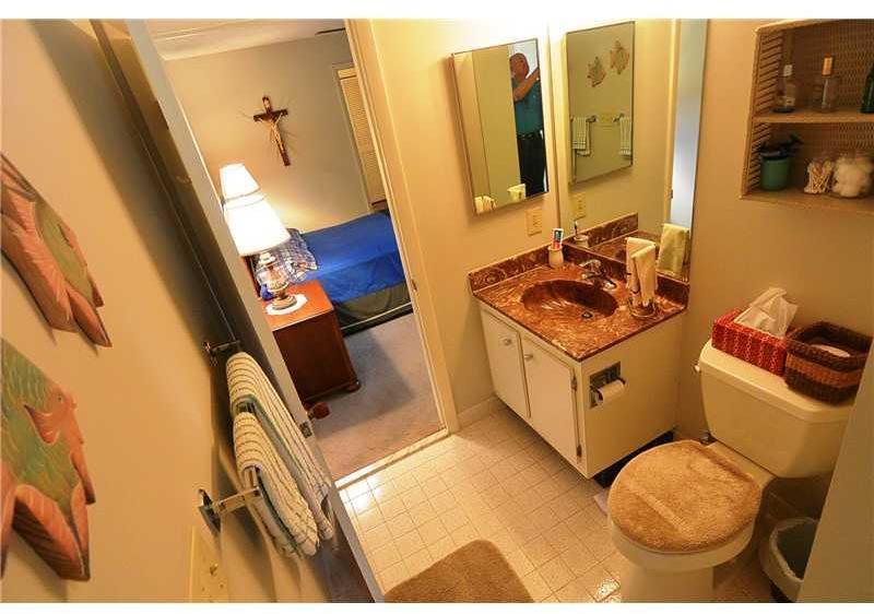 Emerald Hills Hollywood, FL 33021 - Photo 13 of 30