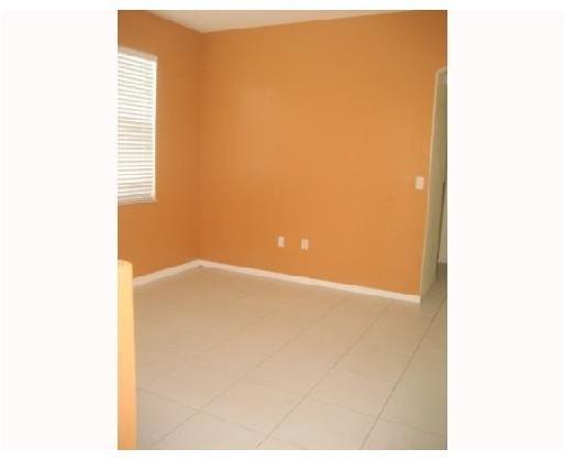 23754 Southwest 110th Place Homestead, FL 33032 - Photo 4 of 6