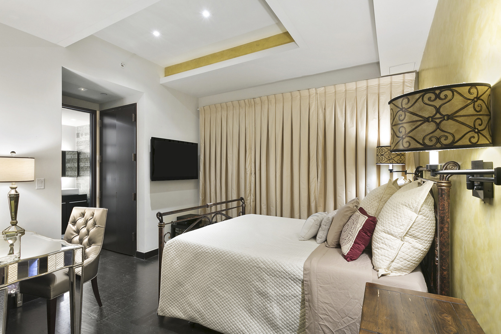 20 Pine Street, Unit 2208 Manhattan, NY 10005 - Photo 4 of 6