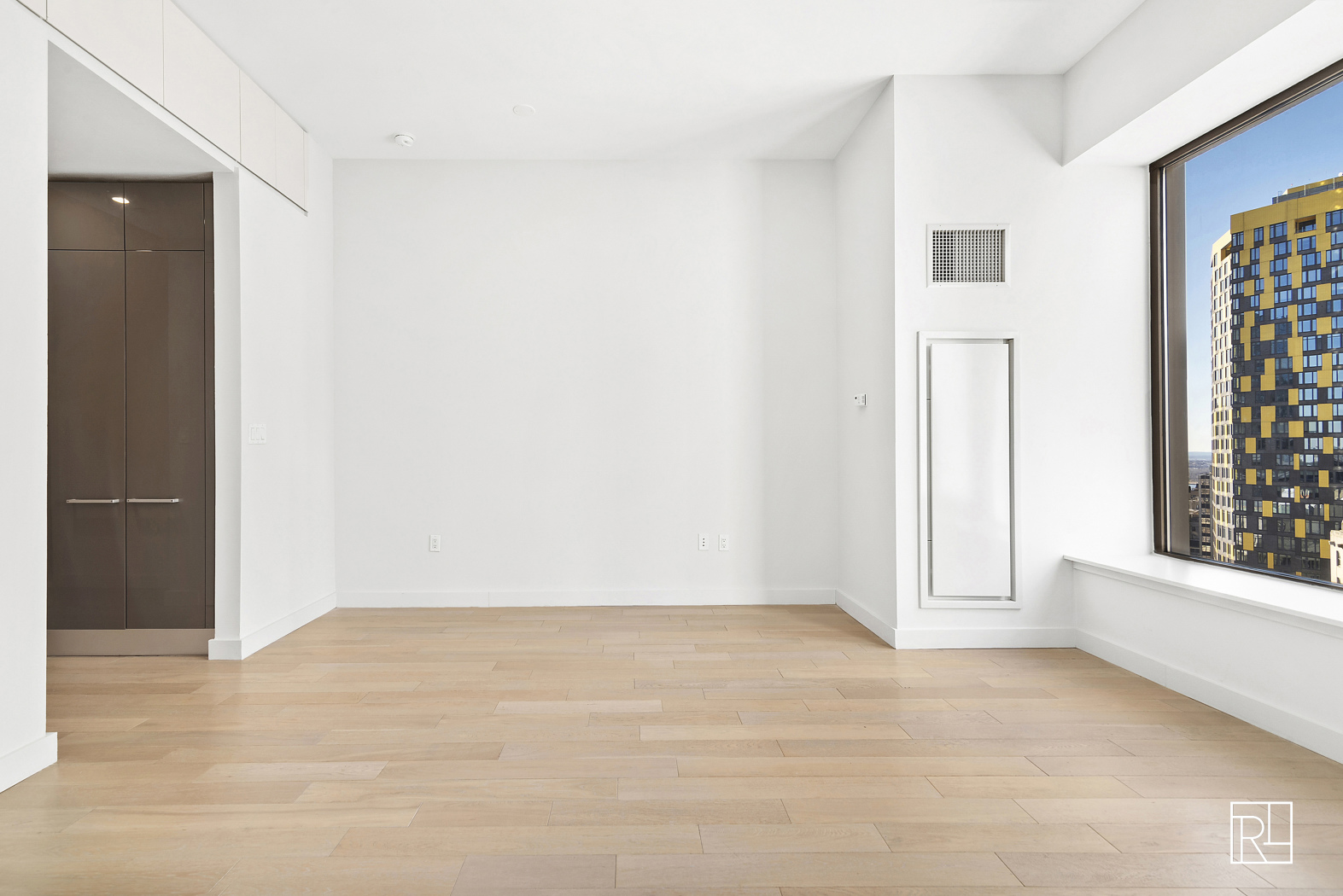 75 Wall Street, Unit 32J Manhattan, NY 10005 - Photo 11 of 35