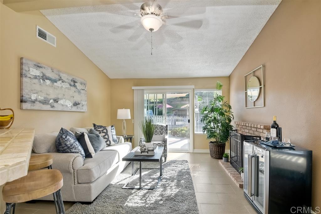 5240 Dixon Road Oceanside, CA 92056 - Photo 10 of 25